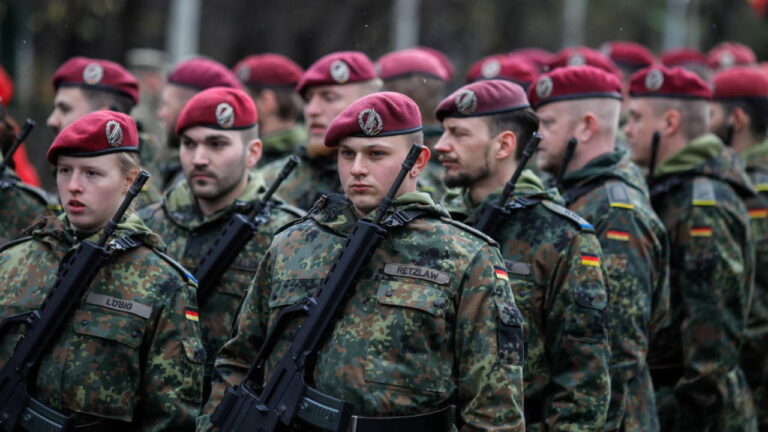 nato-ussu-yakininda-alman-askerlere-saldiri-T1Hr9JEP
