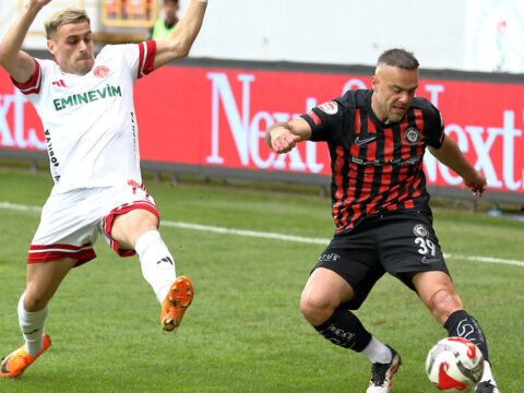 Corum fk tecrubeli sol bek erkan kas ile yollarini ayirdi d781X31z
